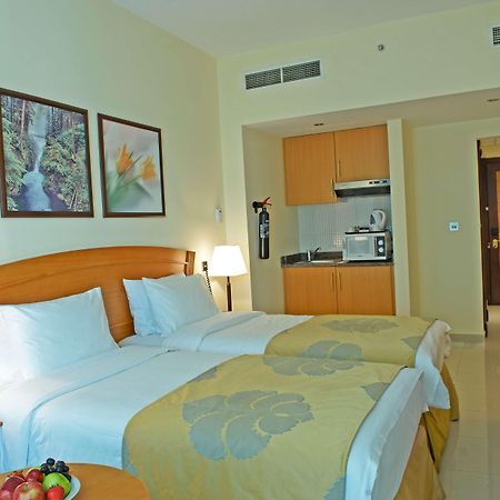 Golden Tulip Sharjah Aparthotel Εξωτερικό φωτογραφία