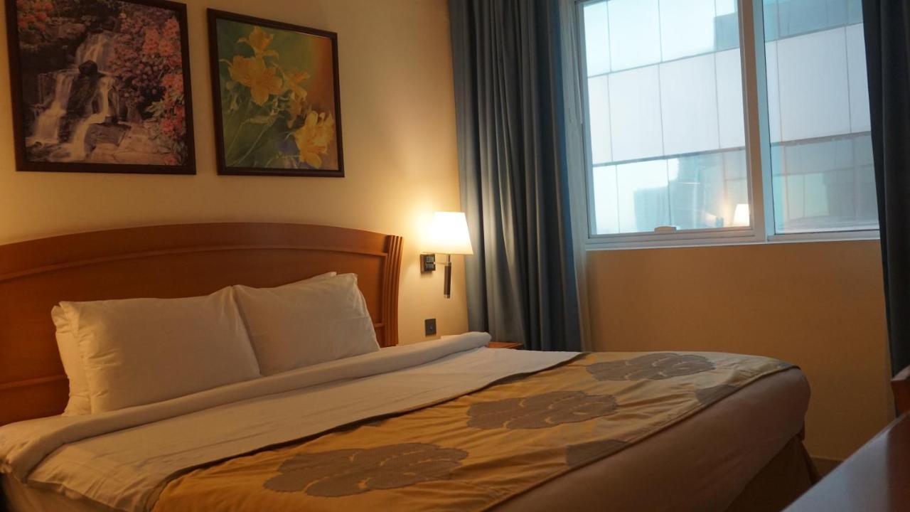 Golden Tulip Sharjah Aparthotel Εξωτερικό φωτογραφία