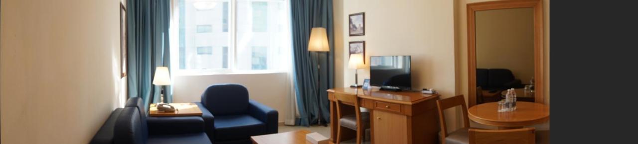Golden Tulip Sharjah Aparthotel Εξωτερικό φωτογραφία