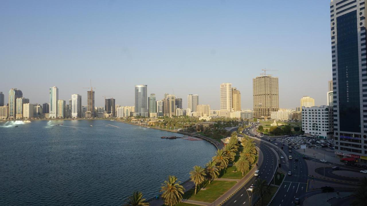 Golden Tulip Sharjah Aparthotel Εξωτερικό φωτογραφία