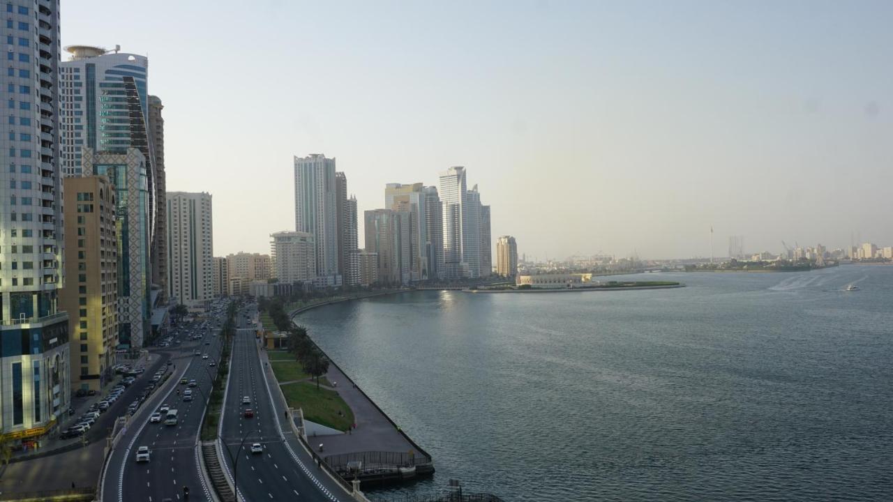 Golden Tulip Sharjah Aparthotel Εξωτερικό φωτογραφία