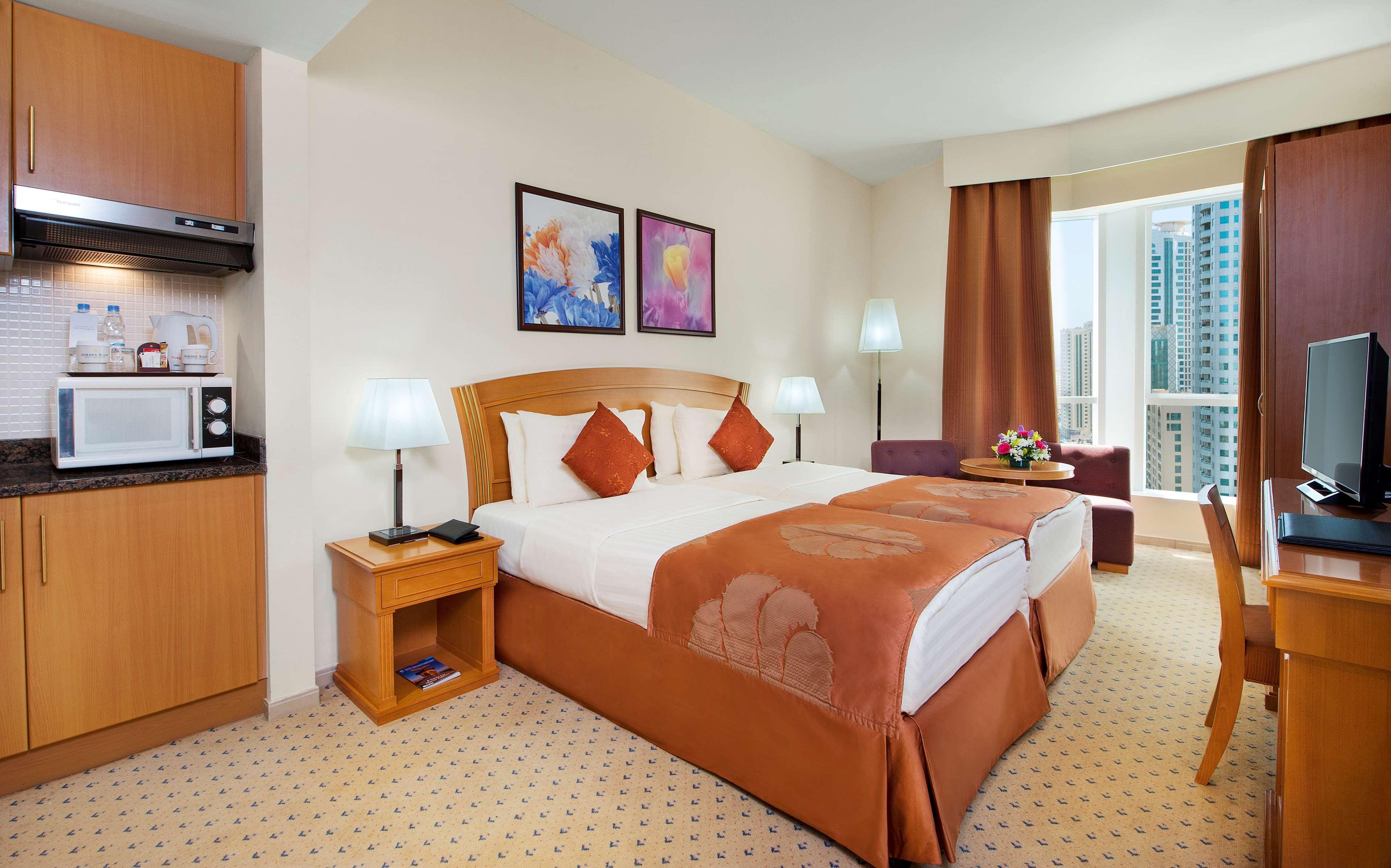 Golden Tulip Sharjah Aparthotel Εξωτερικό φωτογραφία