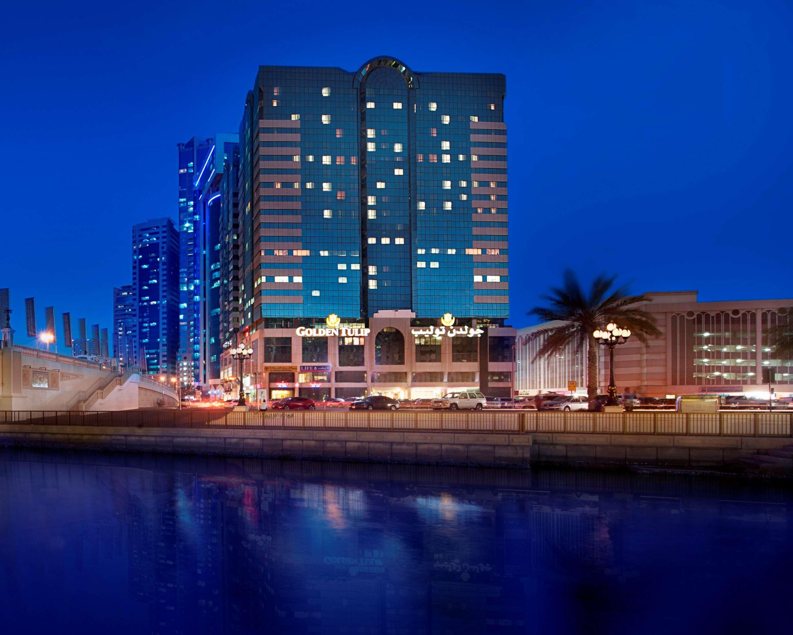 Golden Tulip Sharjah Aparthotel Εξωτερικό φωτογραφία