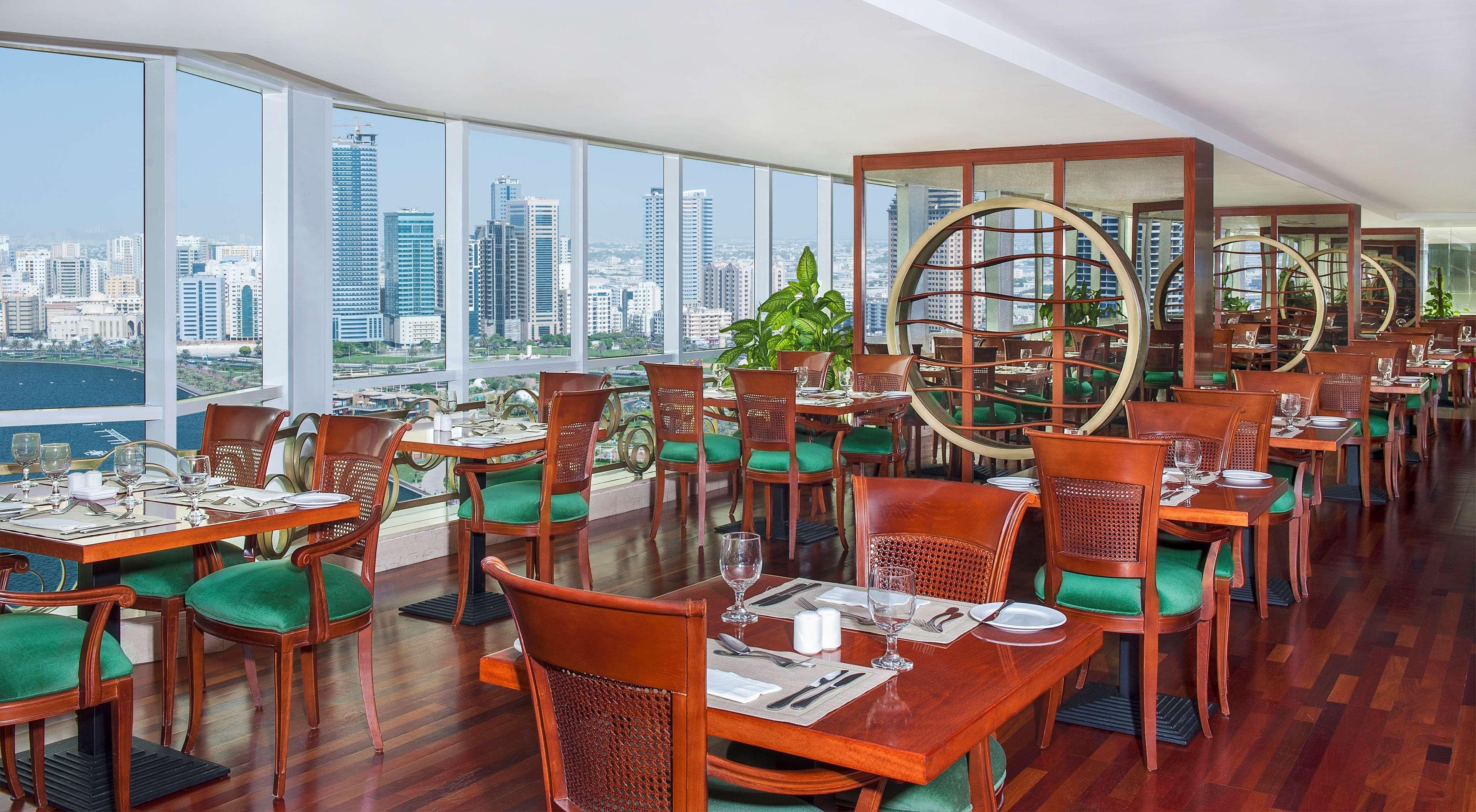 Golden Tulip Sharjah Aparthotel Εξωτερικό φωτογραφία