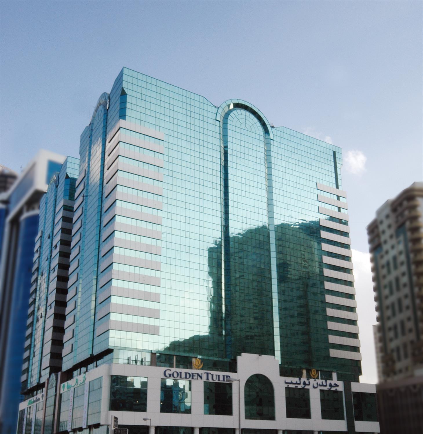 Golden Tulip Sharjah Aparthotel Εξωτερικό φωτογραφία