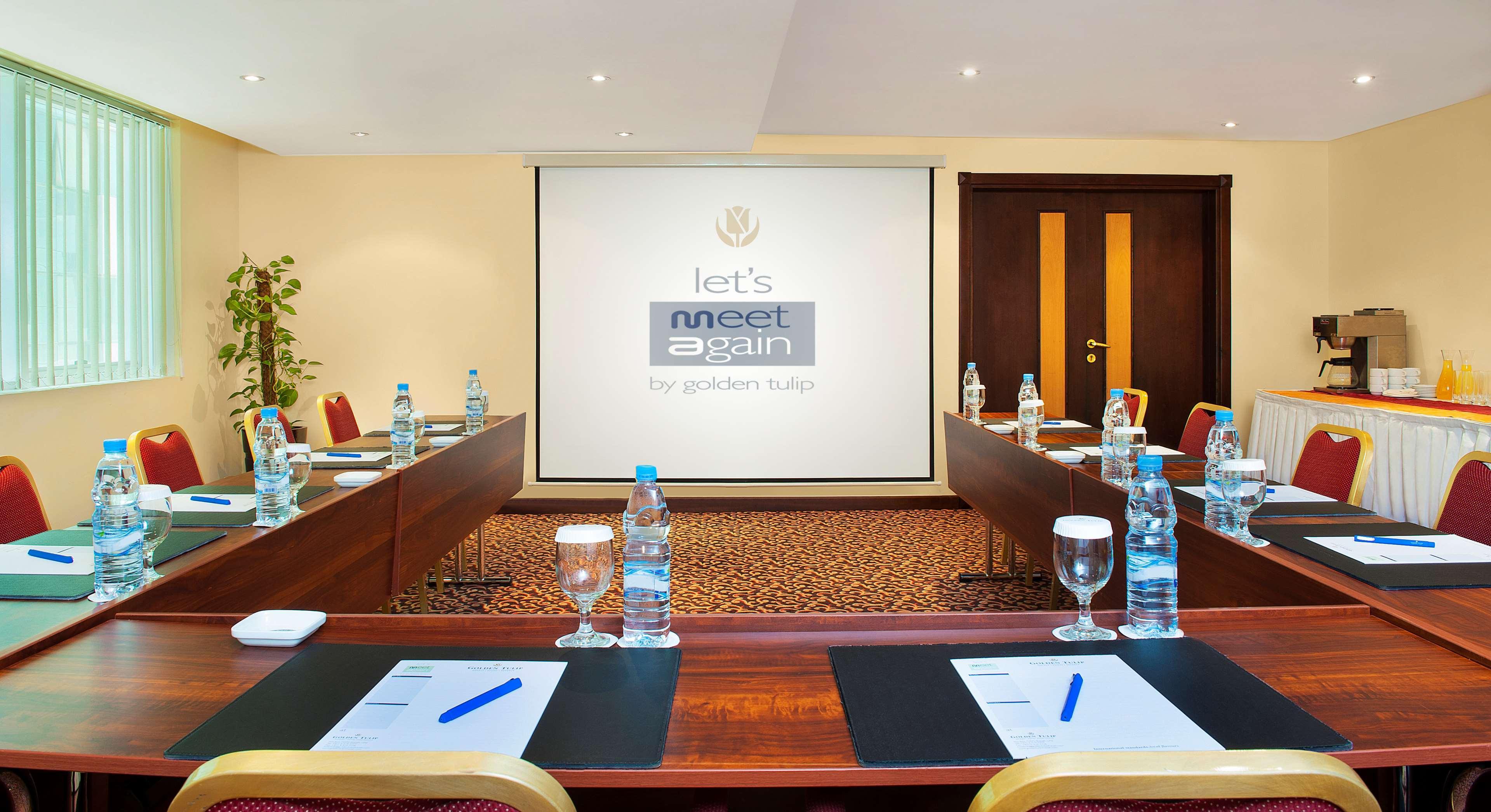 Golden Tulip Sharjah Aparthotel Εξωτερικό φωτογραφία
