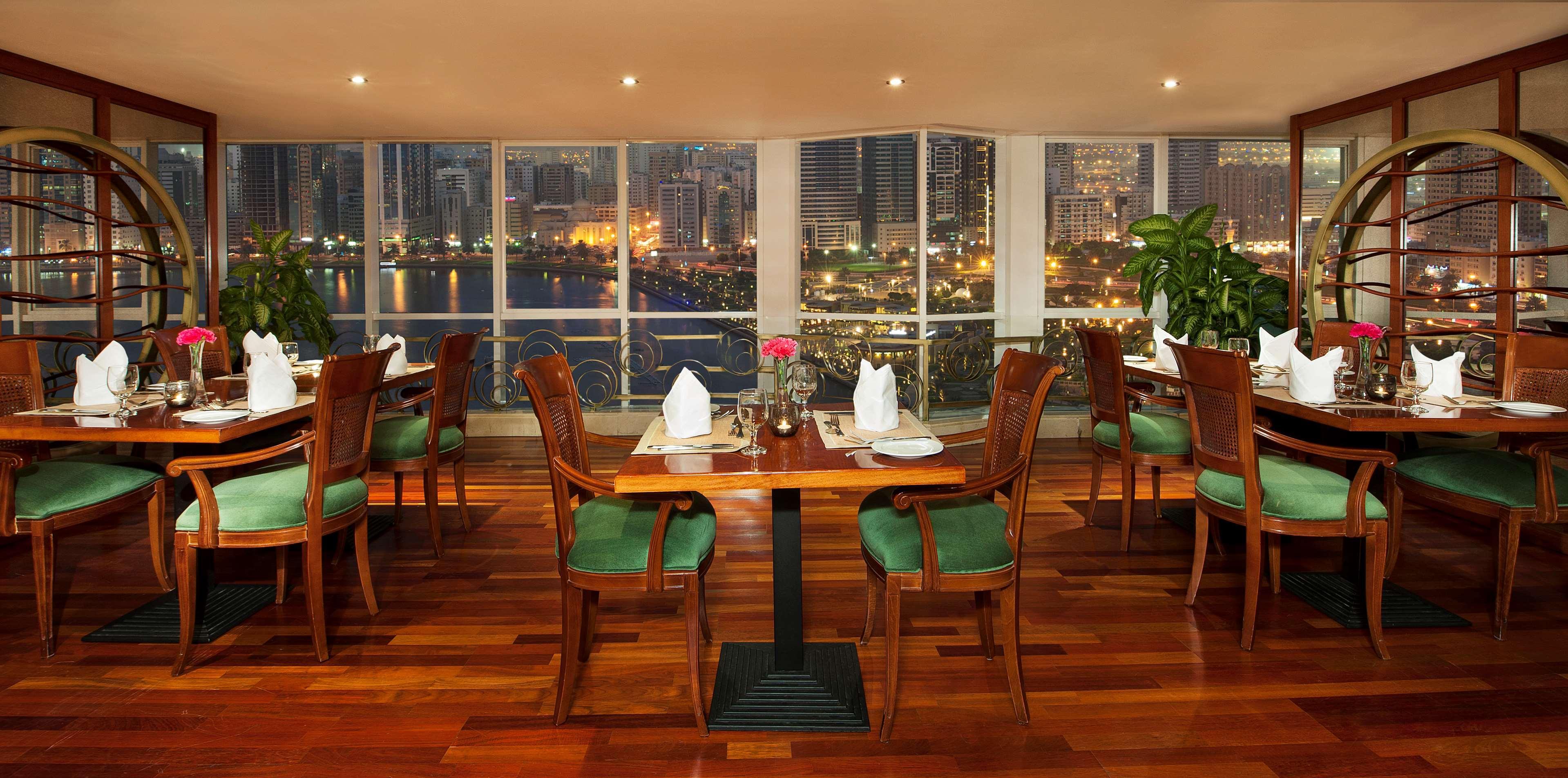 Golden Tulip Sharjah Aparthotel Εξωτερικό φωτογραφία