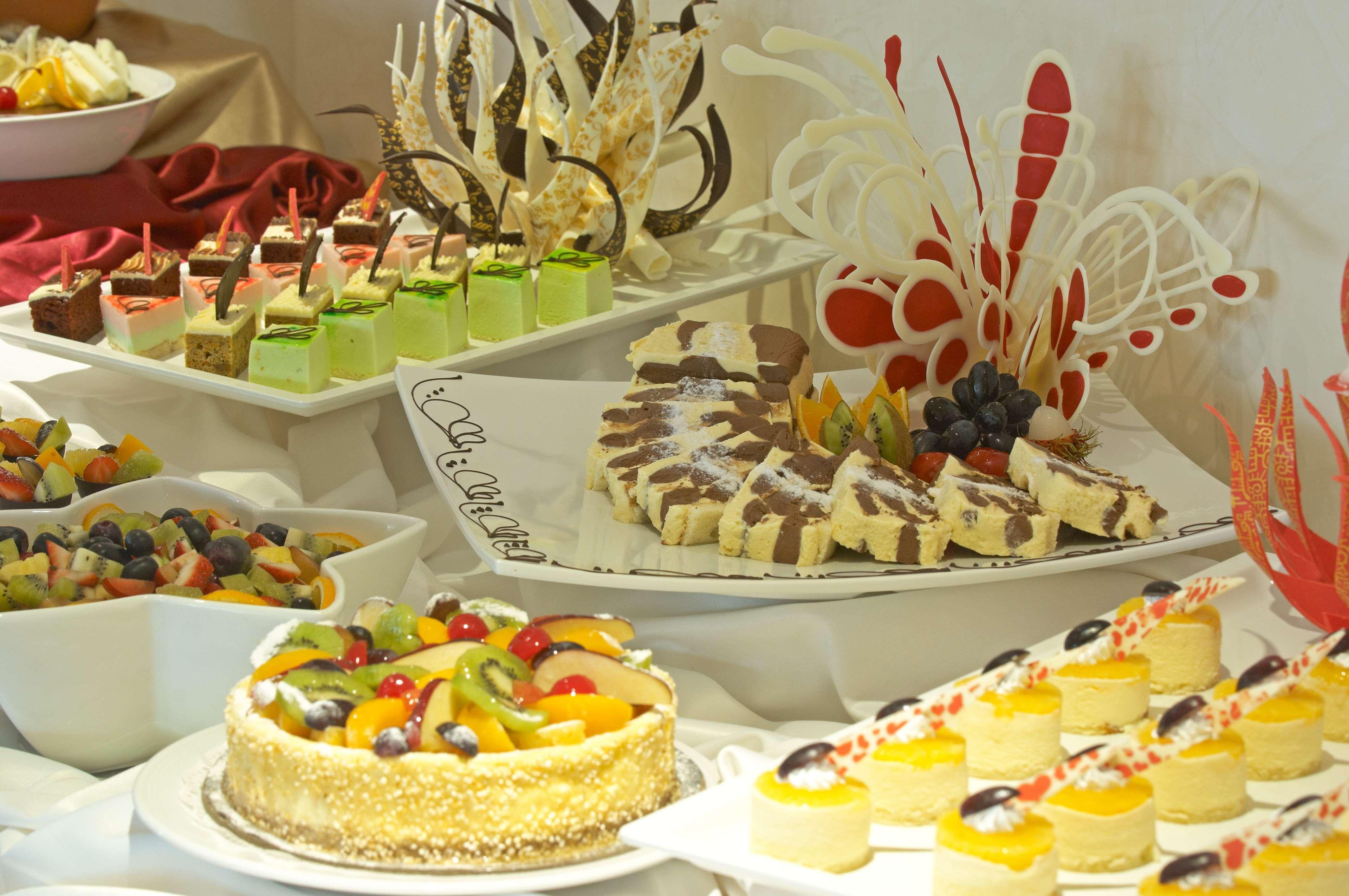 Golden Tulip Sharjah Aparthotel Εξωτερικό φωτογραφία