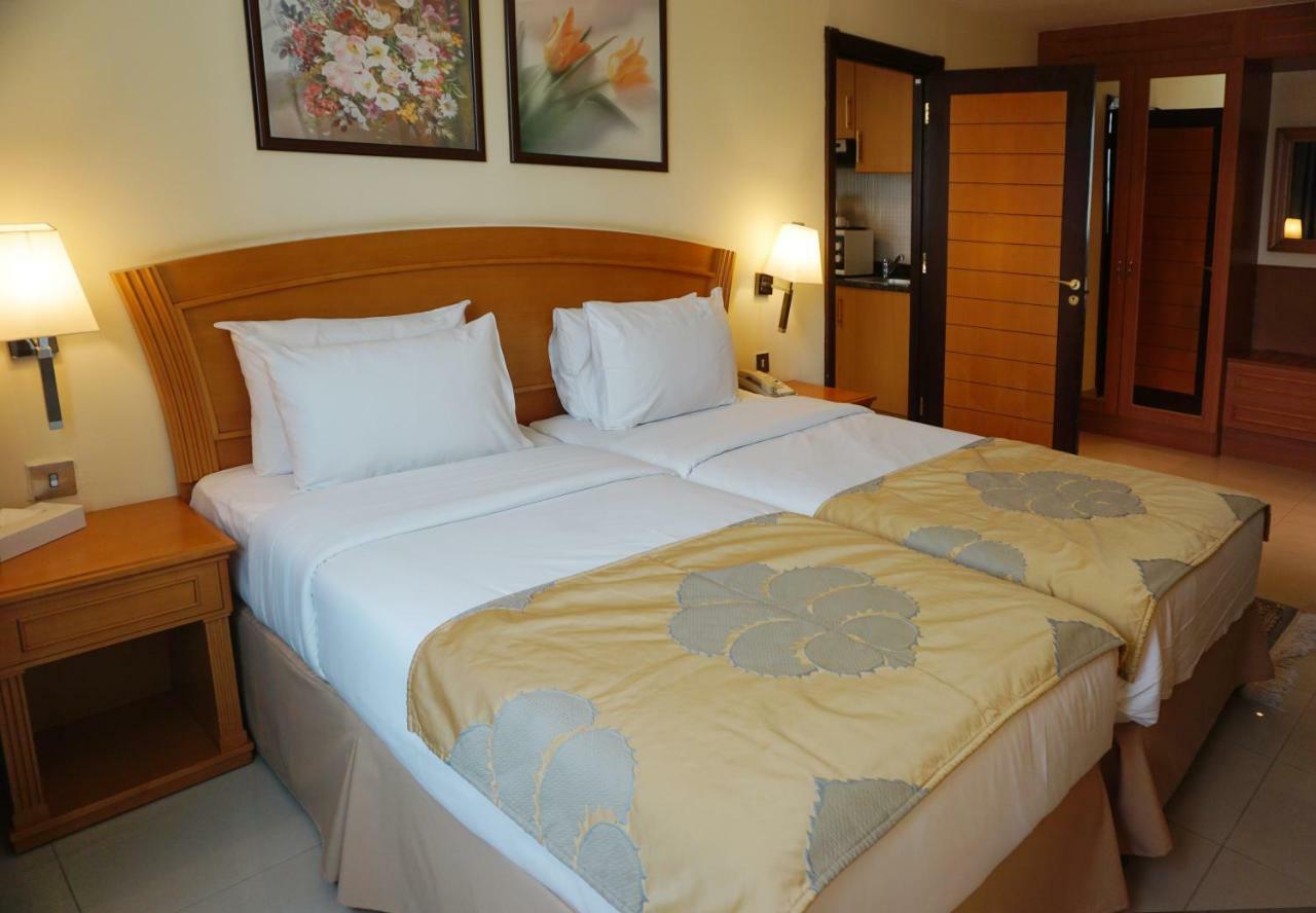 Golden Tulip Sharjah Aparthotel Εξωτερικό φωτογραφία