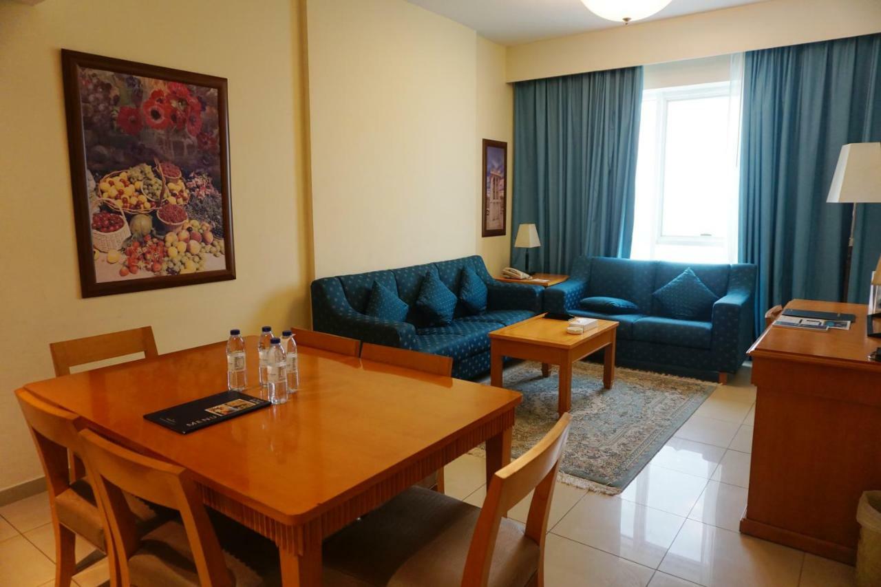 Golden Tulip Sharjah Aparthotel Εξωτερικό φωτογραφία