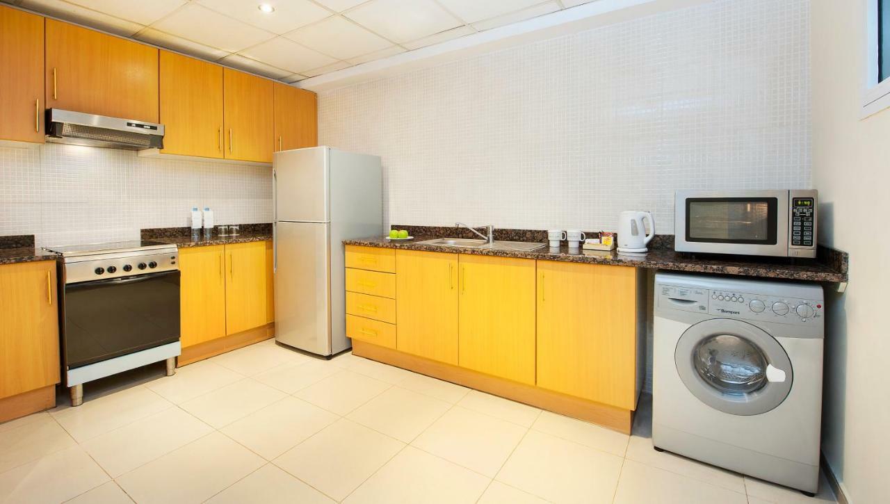 Golden Tulip Sharjah Aparthotel Εξωτερικό φωτογραφία