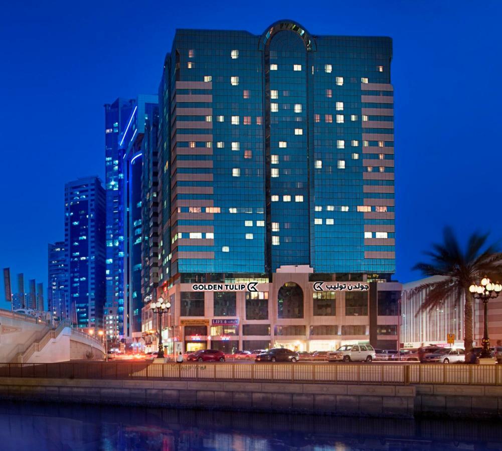 Golden Tulip Sharjah Aparthotel Εξωτερικό φωτογραφία